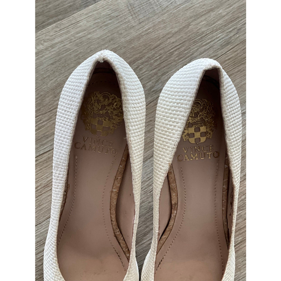 Vince Camuto Peep Toe White Heels Size 8 1/2 - Picture 4 of 12